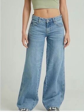 PacSun Casey Astrid Low Rise Baggy Wide Leg Jeans Astrid Blue Denim 24 NWT NEW